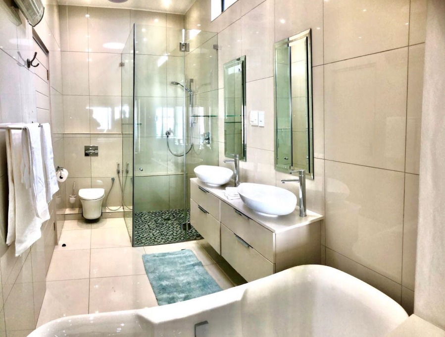 11 Bedroom Property for Sale in Camps Bay Western Cape